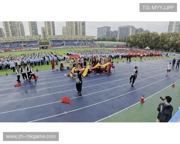 国际青少年体育节鼓励多项目交叉参与培养兴趣，青少年体育比赛
